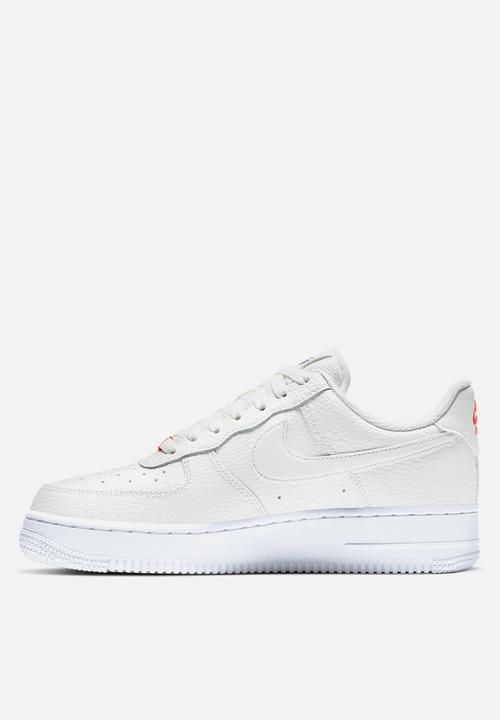 Nike - Air Force 1 '07 ESS - summit white-solar red