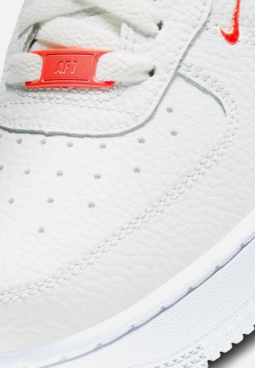 Nike - Air Force 1 '07 ESS - summit white-solar red