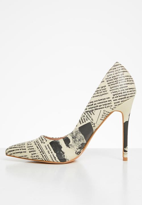 Miss Black - Press court - neutral 
