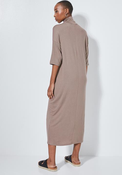 Superbalist - Turtle neck dropped shoulder dress - brown