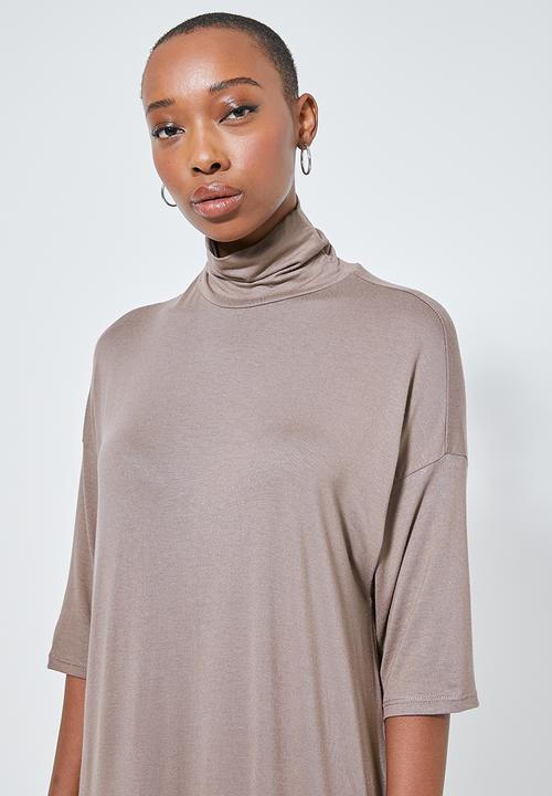 Superbalist - Turtle neck dropped shoulder dress - brown
