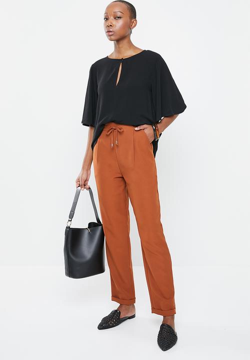 edit - Wide sleeve front keyhole blouse - black