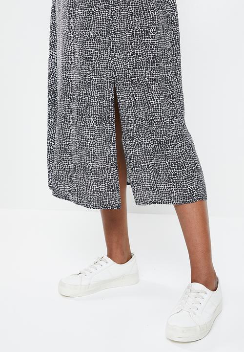edit - Pull on slit midi skirt - black & white 