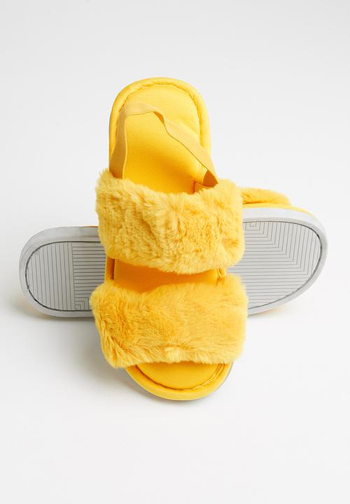 Seduction - Faux fur slipper - lemon yellow