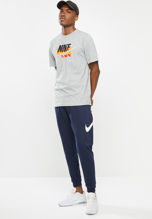 Nike - Nsw brandmarks tee - grey