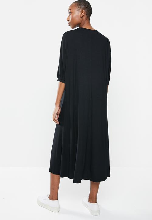 edit - Conscious knit batwing dress - black