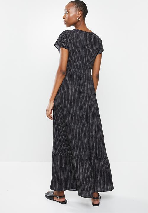 edit - V-neck wide shoulder maxi - black & cream 
