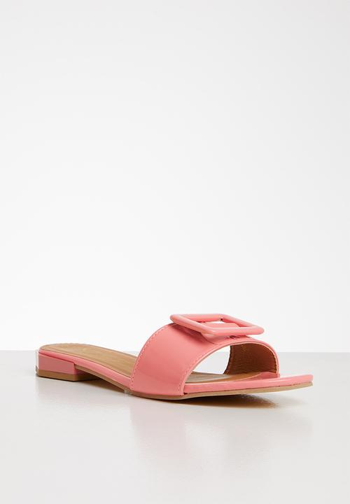 Seduction - Big buckle low heel slide - pink