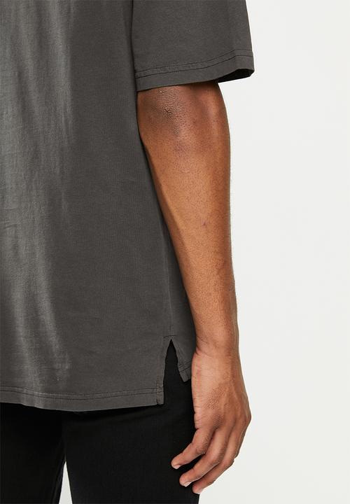 Cotton On - Droptail tee - washed black