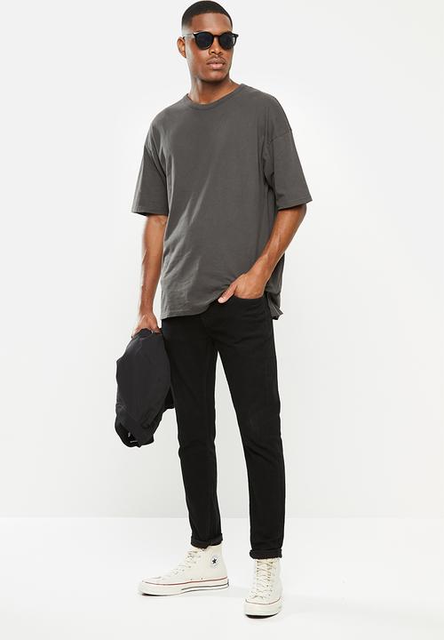Cotton On - Droptail tee - washed black
