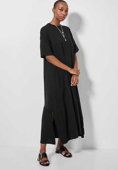 Superbalist - T-shirt dress with slit & tier detail at back - black