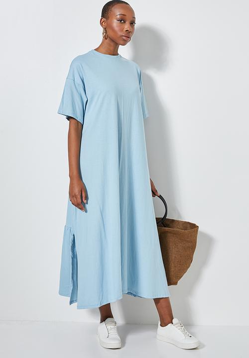 Superbalist - T-shirt dress with slit & tier detail at back - blue