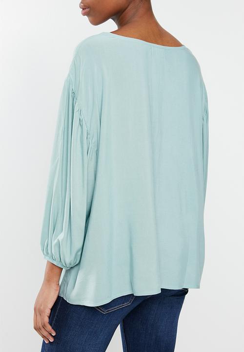edit - Puff sleeve basic woven shell - dusty sage
