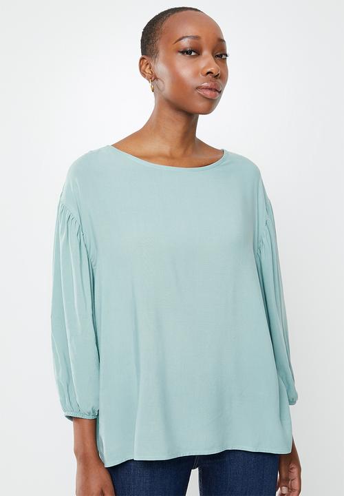 edit - Puff sleeve basic woven shell - dusty sage