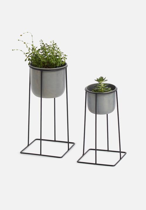Sixth Floor - Iron planter set - grey & black