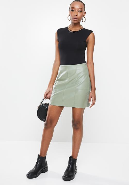 Missguided - Faux leather panel detail mini skirt - green 