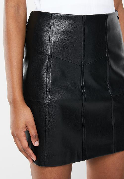 Missguided - Faux leather panel detail mini skirt - black 