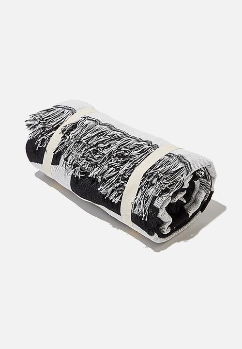 Typo - Woven throw - black & white 
