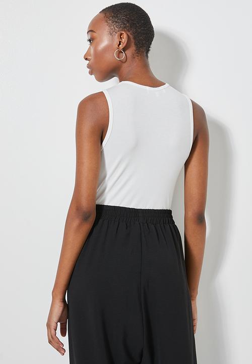 Superbalist - Wide rib cutout dtl bodysuit - white