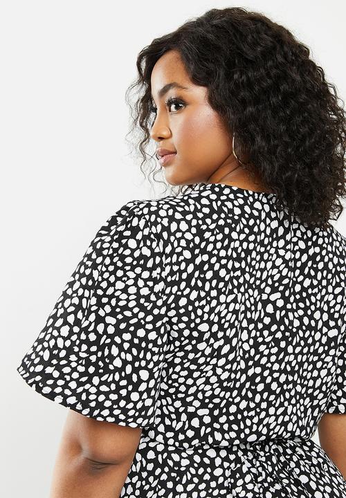 Missguided - Plus high low midi dress short sleeve dalmatian - black & white