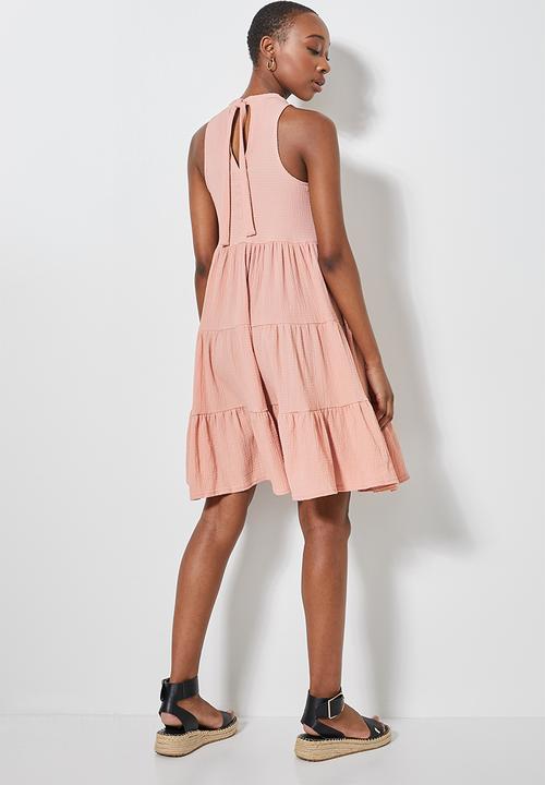 Superbalist - Sleeveless textured knit volume dress - pale rose