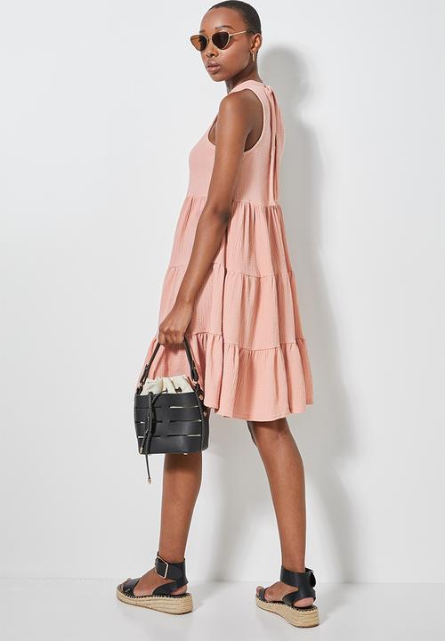 Superbalist - Sleeveless textured knit volume dress - pale rose