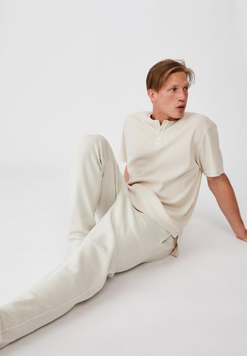 Cotton On - Longline scoop henley waffle t-shirt - bone