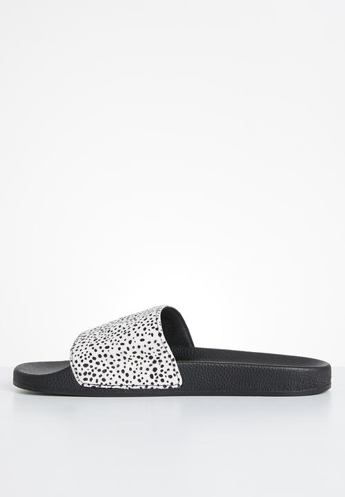 SUPERGA - 1908 Ponyhair - black & white