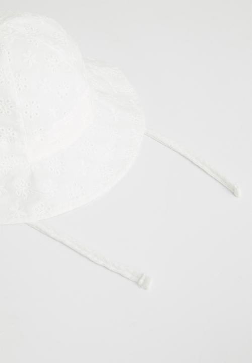Pop Candy - Baby girls embroidered hat - white