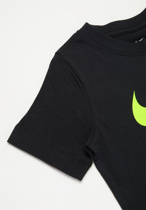 Nike - B nsw tee jdi swoosh - black