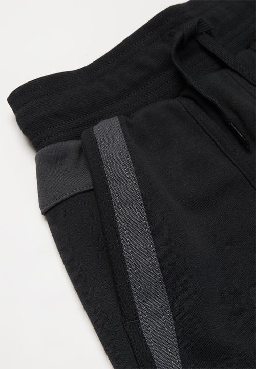 Nike - B nsw nike air ft short - black