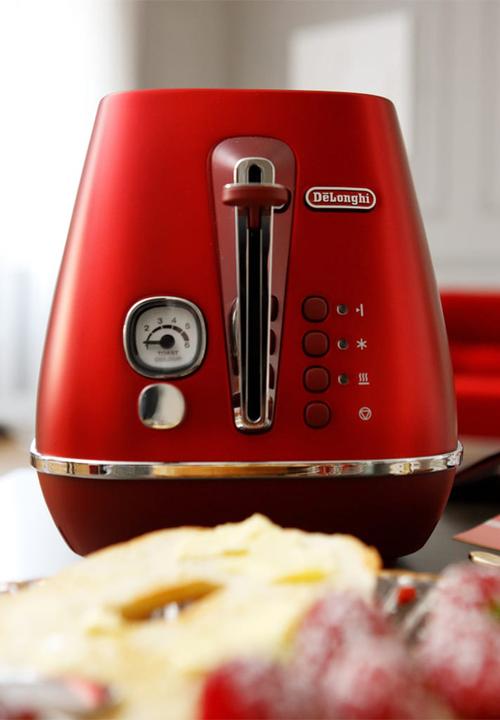 DeLonghi - Distinta Flair 2 Slice Toaster - Glamour Red