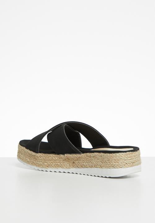 Seduction - Criss-cross flatform sandal - black
