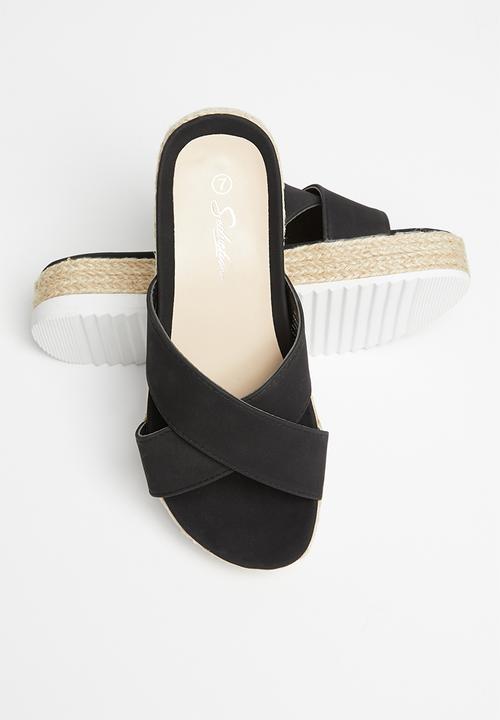 Seduction - Criss-cross flatform sandal - black