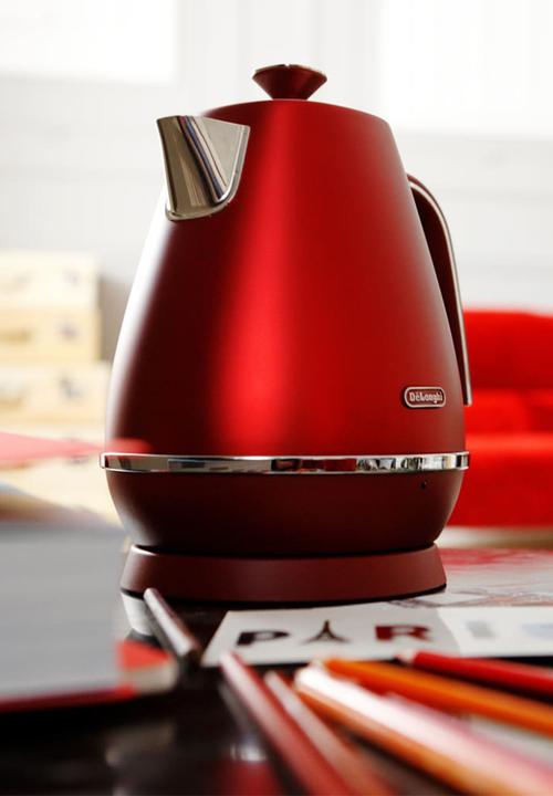 DeLonghi - Distinta flair kettle - Glamour Red