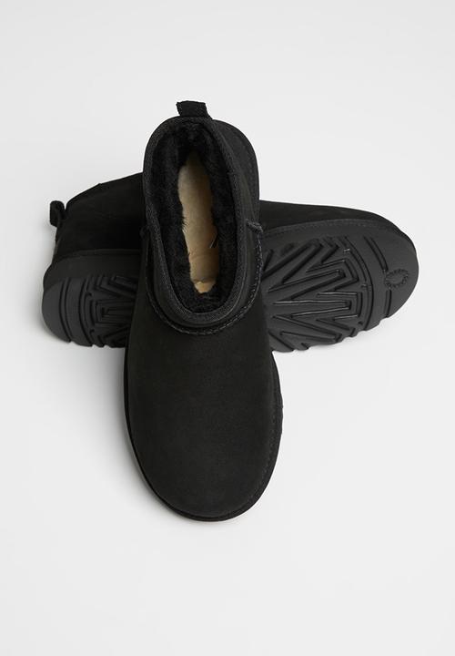 UGG® - Classic ultra mini - black