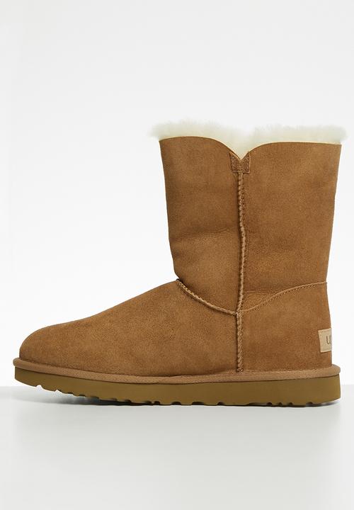 UGG® - Bailey button ii - chestnut