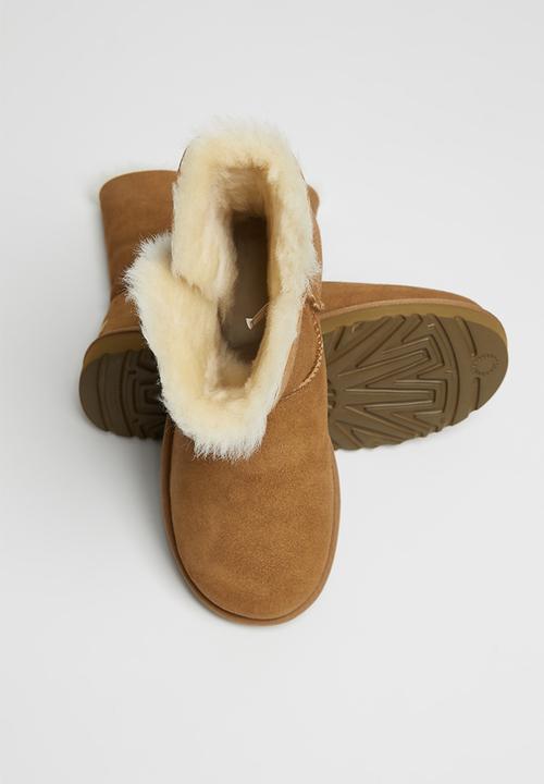 UGG® - Bailey button ii - chestnut