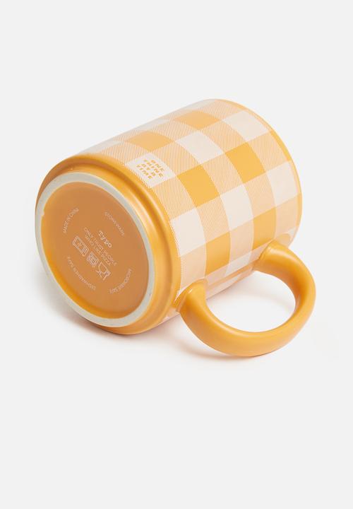 Typo - Daily mug - mustard gingham