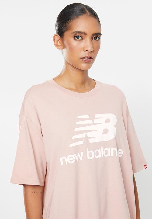 New Balance  - Essentials stacked logo oversized tee - pink