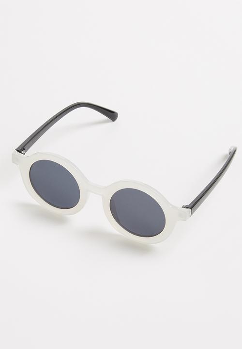 Rebel Republic - Round sunglasses - white