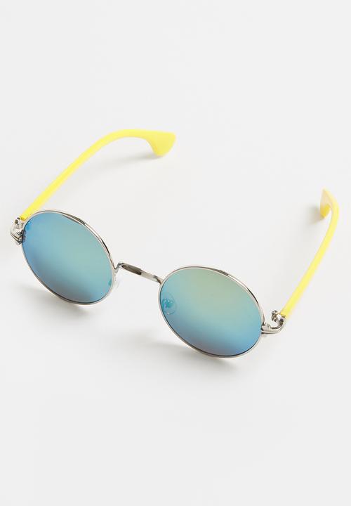 Rebel Republic - Round sunglasses - yellow