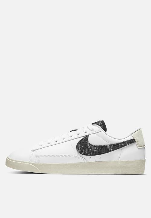 Nike - Nike blazer low se - da4934-100 - white/white-black-light bone
