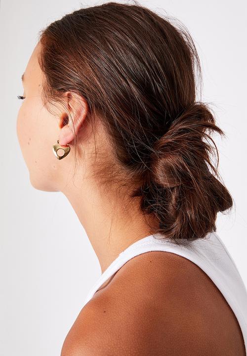Rubi - Noughties hinge hoop - gold heart