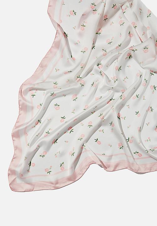 Rubi - Versatile scarf - white