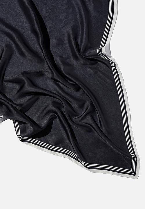 Rubi - Versatile scarf - black