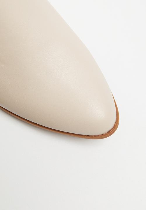 Superbalist - Leah chelsea boot - neutral