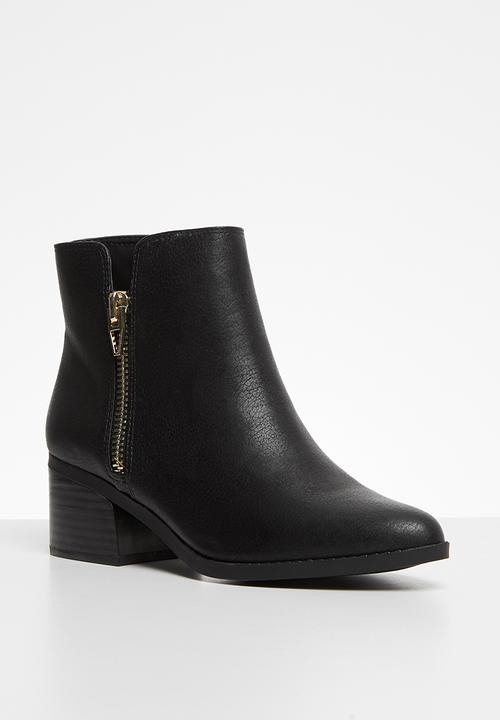 Call It Spring - Zipit boot - black