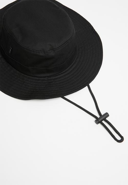 Superbalist - Aaron bucket hat - black