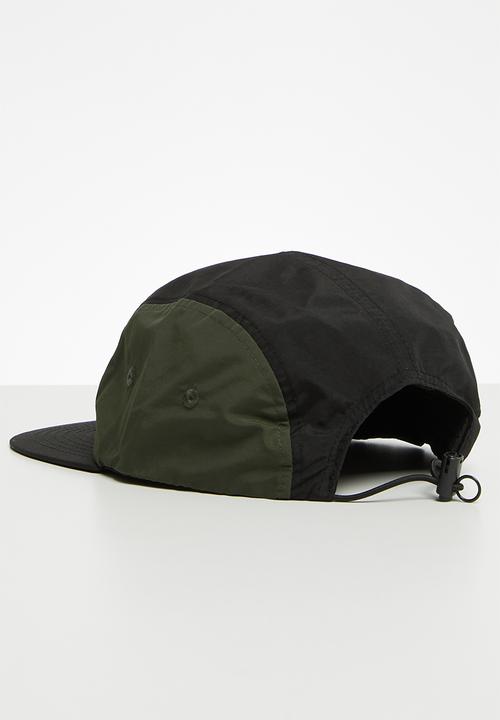 Superbalist - Hunter flat peak - olive & black